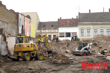 Ez maradt az állami védelem alatt álló épületből (Fotó: Kecskés István)