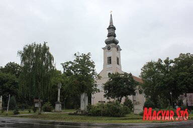 A csaknem 200 éves templom (Fotó: Diósi Árpád)
