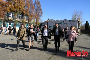 Nyilas Mihály és Saša Šućurović munkatársaikkal meglátogatták a beodrai iskolát is