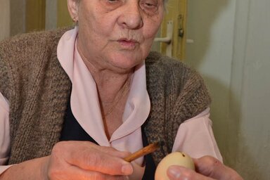 „A tojásírás aranyszabályait, mint sok minden mást, a Vajdasági Magyar Folklórközpontnak köszönhetően sajátítottam el”