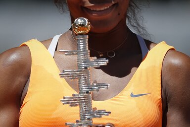 Serena Williams a madridi trófeával (Fotó:  Beta/AP)