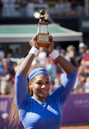 Serena Williams az 53. serlegével (Fotó: Beta/AP)