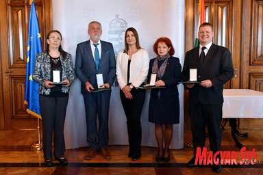 Otilia Konja Kovač, Janoš Kiš, Ester Čalokezi, Marta Varju i Gabor Juhas (Fotograf: Edvard Molnar)