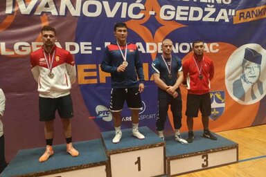 A 67 kg-os dobogó, a győztes mellett balról Váncza István, jobbról Nagy Szebasztián (Fotó: RSS)