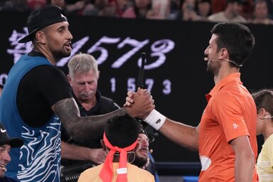 Óriási érdeklődés (15 ezer néző!) övezte a Rod Laver Arénában megtartott Đoković–Kyrgios edzőmérkőzést, a belépőkből befolyt összeget pedig az ausztrál szövetség alapítványának ajánlották fe