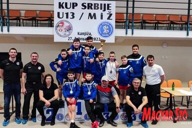 A Potisje U13-as birkózói Magyarkanizsán (Losonc Ernő felvétele)