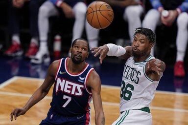 Kevin Durant és társai tehetetlenek voltak a Boston szervezett játéka ellen (Fotó: Beta/AP)