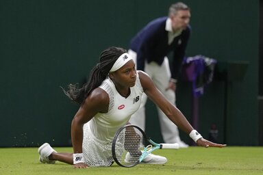 Coco Gauff elesett, de felkelt, és könnyen legyőzte a román Mihaela Buzărnescut (Fotó: Beta/AP)