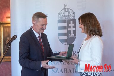 A magyar állami kitüntetés átvételének pillanatai (Fotó: Molnár Edvárd)