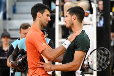 Novak Đoković és Carlos Alcaraz (Fotó: tennis.com)