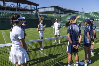 Szombaton a wimbledoni hármas pályán Katalin walesi hercegnő és Roger Federer ütögetett egyet (Fotó: Beta/AP)