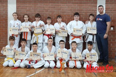 Az óbecsei karate utánpótlása (Fotó: Facebook)