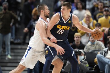 A horvát Clippers-center, Ivica Zubac 32 pontos karriercsúcsa is ment a „levesbe” Jokić miatt (Fotó: Beta/AP)