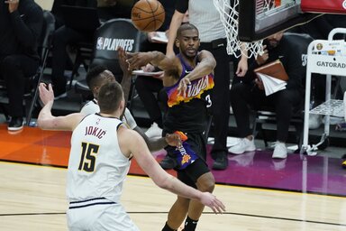 Chris Paul és Nikola Jokić (Fotó: Beta/AP)