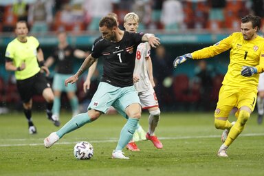 Marko Arnautović lövése (Fotó: Beta/AP)