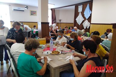 Jó hangulatban folyt a munka a kézimunkázók topolyai találkozóján