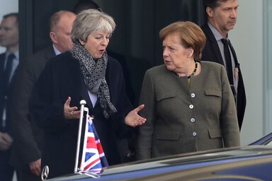 May tegnap Berlinben Angela Merkel támogatását kérte ahhoz, hogy a brit kilépés határidejét tolják ki június 30-ig (fotó: AP/Beta)