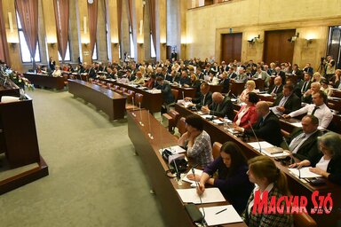 Az új összetételű képviselőházban a haladók abszolút többséggel rendelkeznek (Ótos András felvétele)