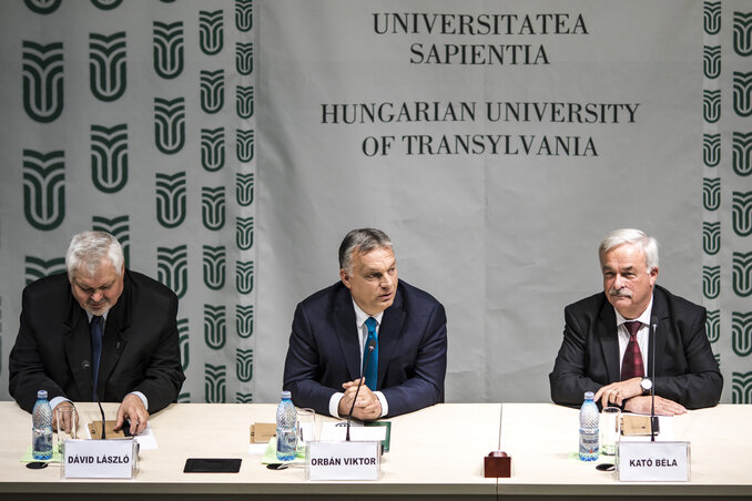 Orbán Viktor előadást tart a kolozsvári magyar egyetemen (Fotó: MTI)