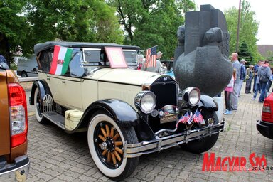 Az 1929-ben készített Buick, amit mindenki (így mi is) igyekezett megörökíteni (Benedek Miklós felvétele)