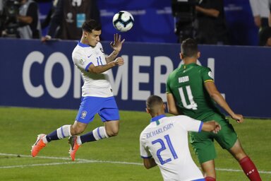 Coutinho csapata második gólját szerzi (Fotó: Beta/AP)