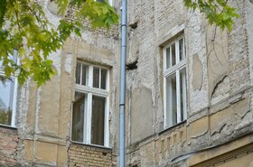Életveszélyes a szabadkai Ivan Sarić Műszaki Iskola épülete, mely műemlékvédelem alatt áll. Súlyos betondarabok hullnak le.