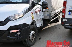 Több személygépjármű és egy teherautó ütközött Szabadkán (Molnár Edvárd felvétele)